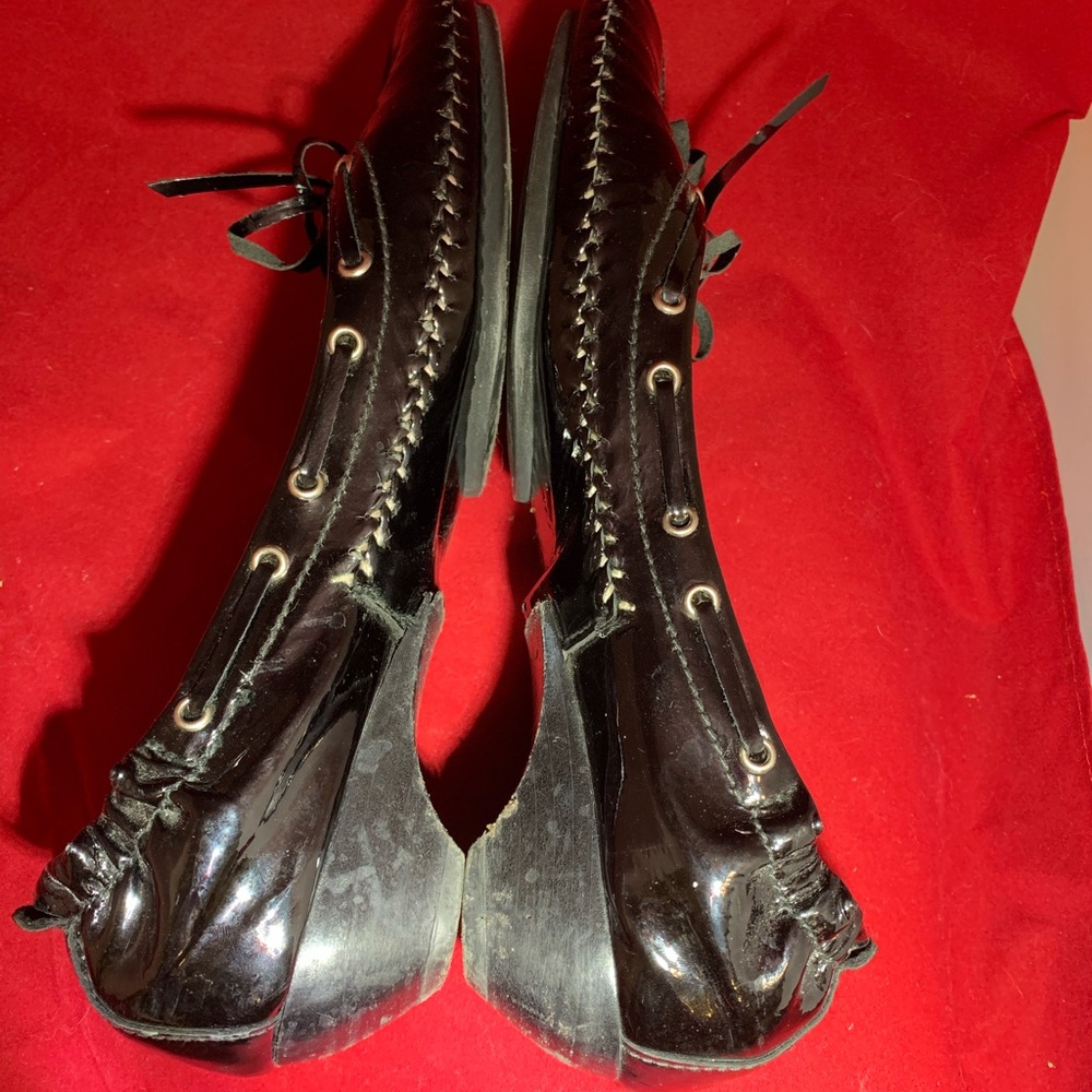 Donald Pliner Polly Patent Leather Low Heel - Picture 5 of 8